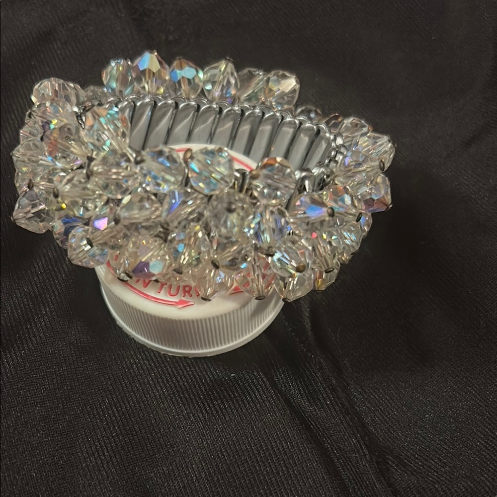 Elegant vintage Aurora borealis Crystal Beaded  stretch‎ Bracelet